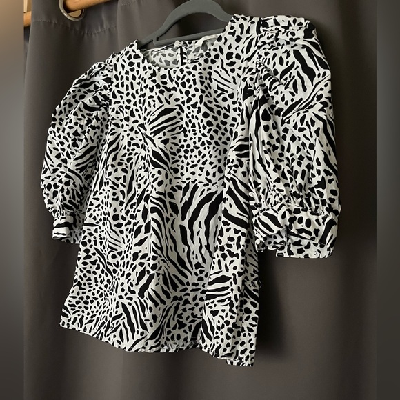 H&M Animal Print Blouse NWOT - Picture 3 of 4